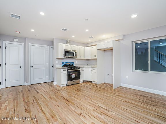3rd image of 17 Aultman Ave