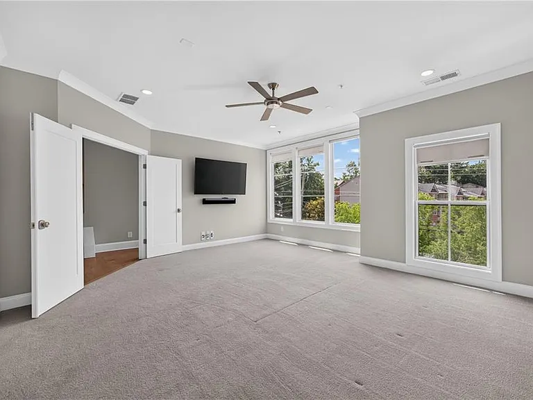 124 W Wieuca Rd NE — Photo 16