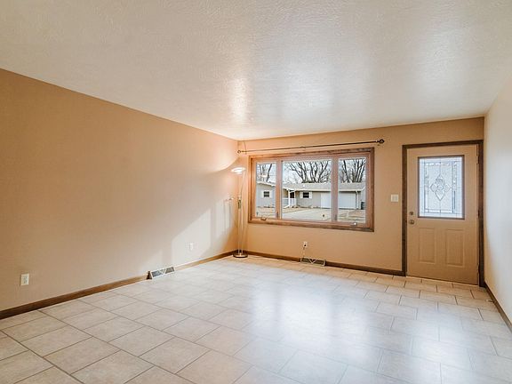 4th image of 3323 Lancelot Ln