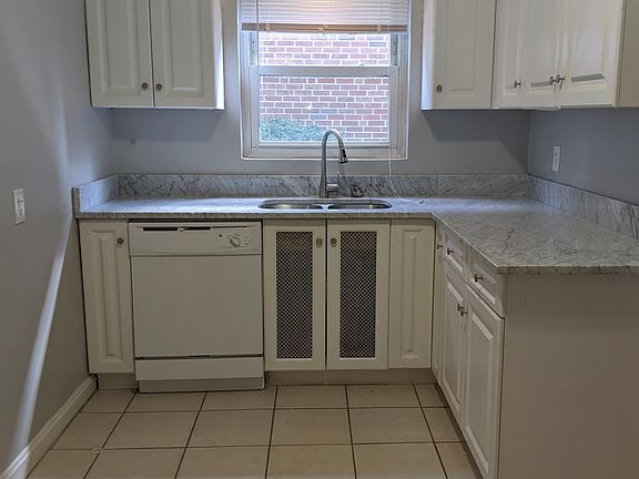 3rd image of 3201 Griest Ave #2