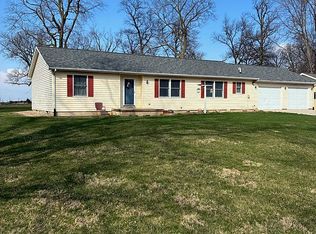 1835 E 2850 North Rd, Blue Mound, IL 62513