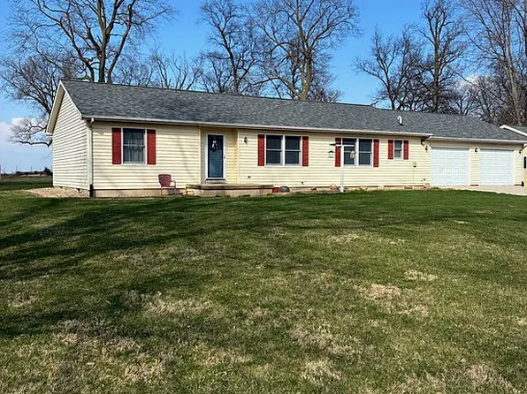 1835 E 2850 North Rd, Blue Mound, IL 62513