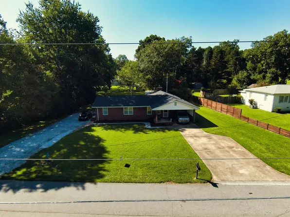 156 Lakeshore Dr, Braselton, GA 30517