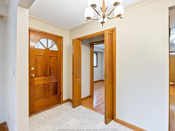 3rd image of 705 Wallace Ave