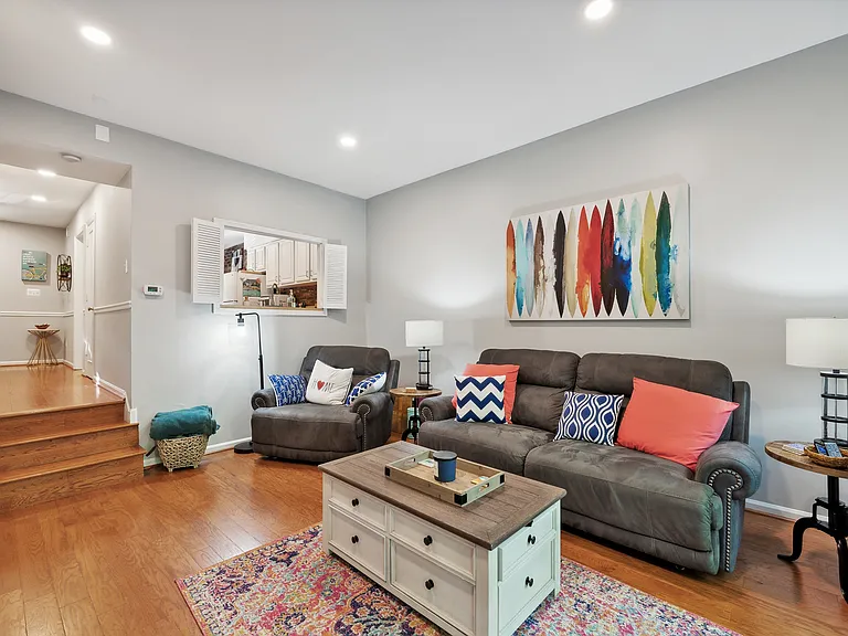 5920 Prince George Dr — Photo 12