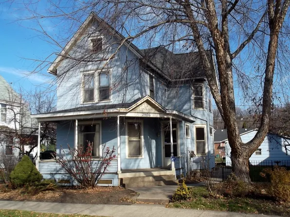 2906 Jackson St, Dubuque, IA 52001