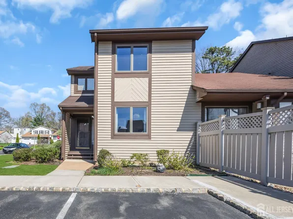 1 Chelsea Ct, Parlin, NJ 08859