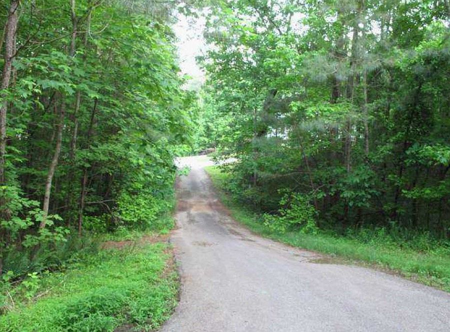 2nd image of 214 Oak Grove Path