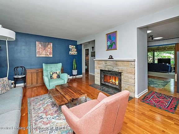 3rd image of 226 Kenberry Dr