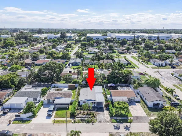 481 NW 2nd Ter, Deerfield Beach, FL 33441