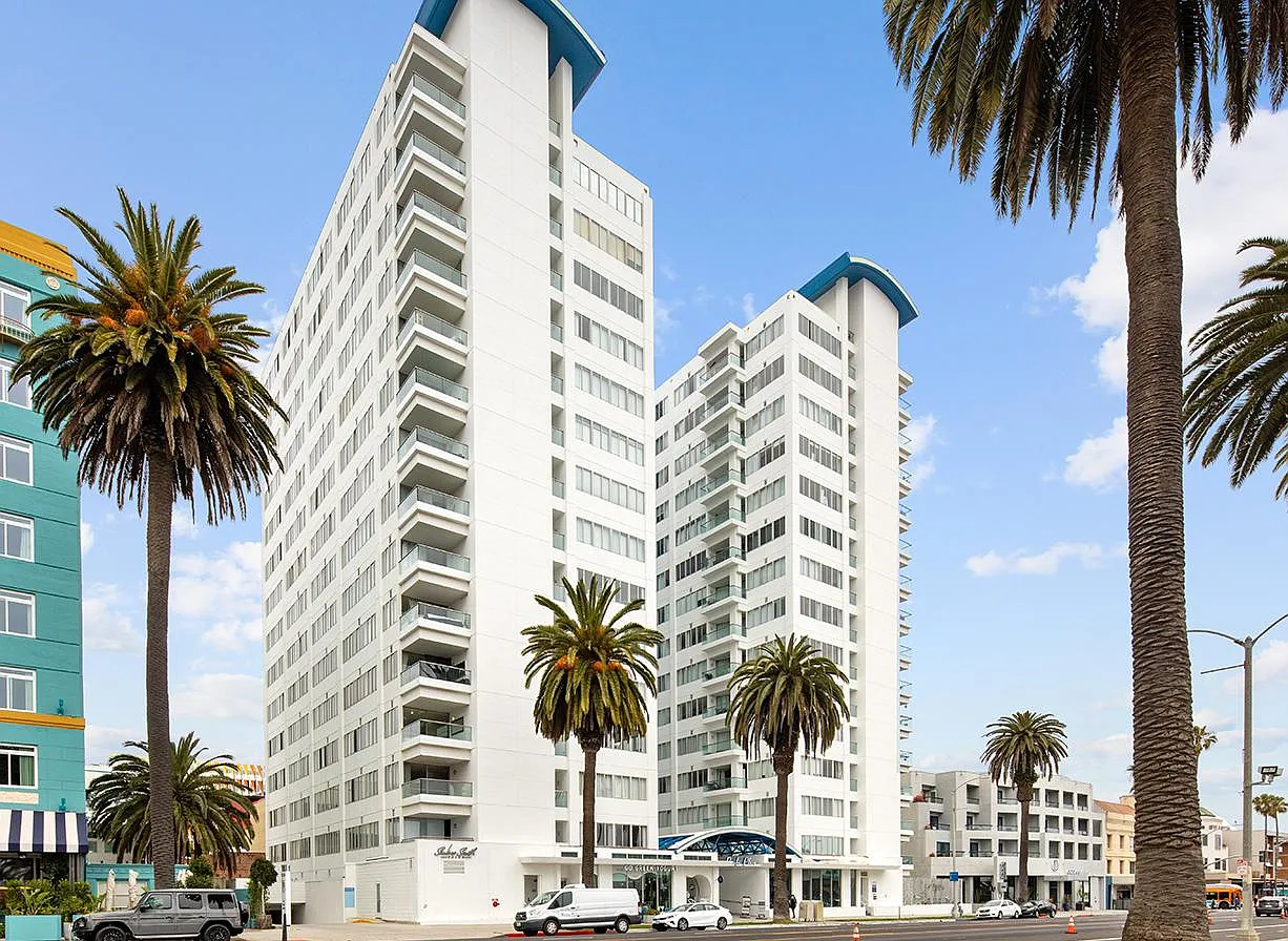 Pacific Plaza — Photo 3