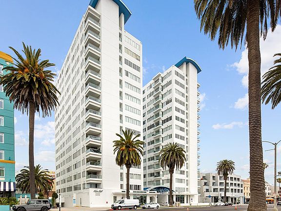Pacific Plaza Apartments in Santa Monica