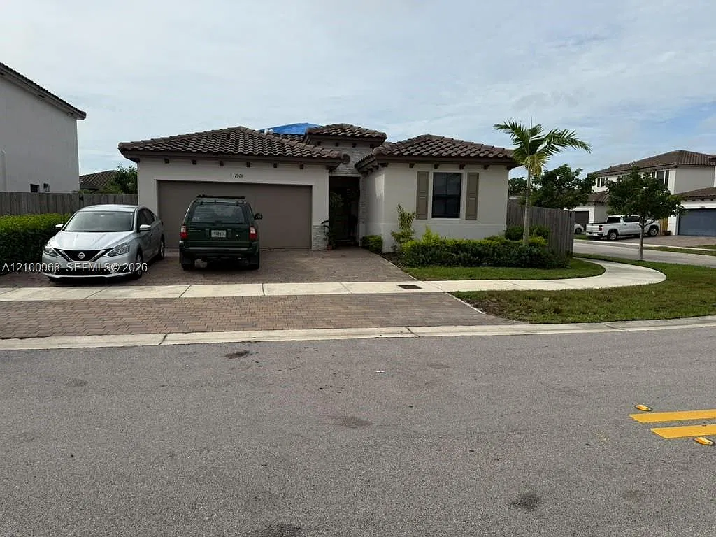 Estates At Silver Palm — Photo 2