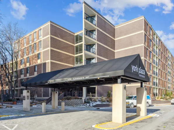 7200 York Ave S APT 215, Edina, MN 55435