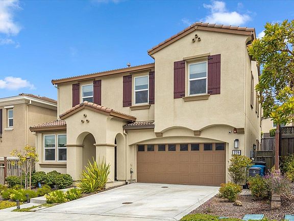 3rd image of 219 Miraluna Dr