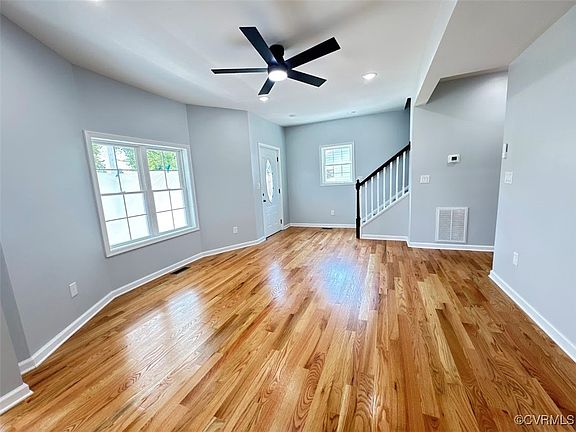 5th image of 320 Brown Ave