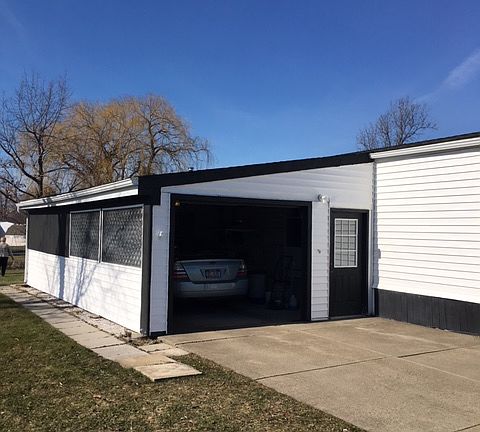 3rd image of 2 Brookridge Dr