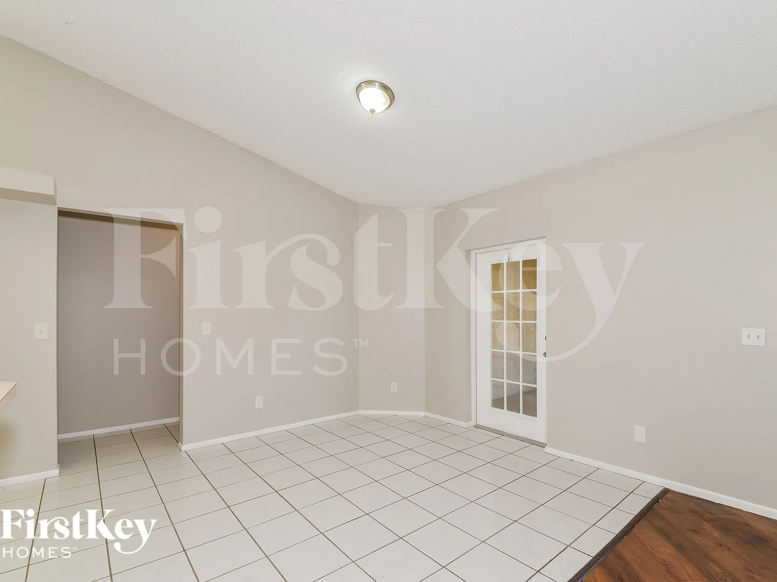 3 bed, 2.0 bath, 1995 sqft, $2,175 — Photo 4