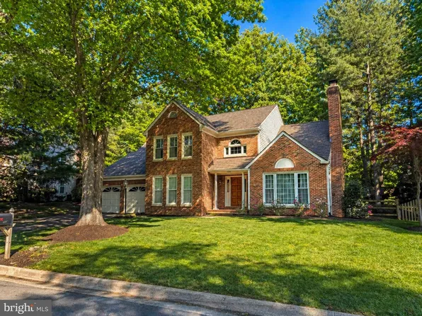 2989 Franklin Oaks Dr, Herndon, VA 20171