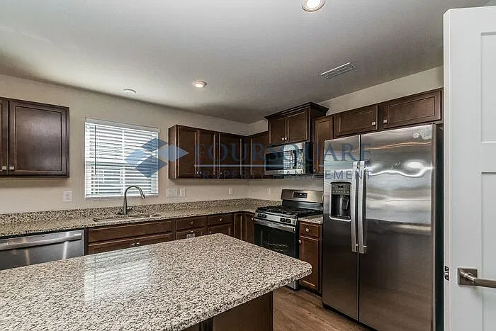 3 bed, 2.0 bath, 1682 sqft, $1,897 — Photo 4