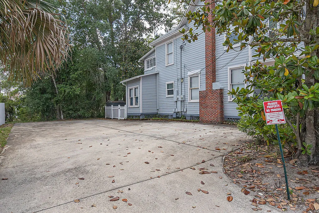 Building Photo - 210 Luella Ct