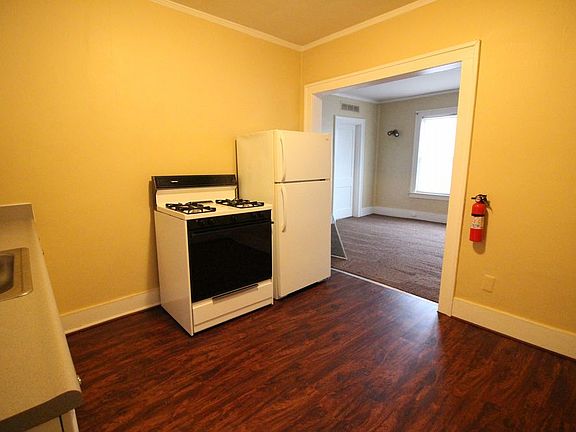 3rd image of 214 Davis St APT 3