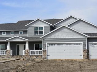 7633 Aquarius Ct, Horace, ND 58047