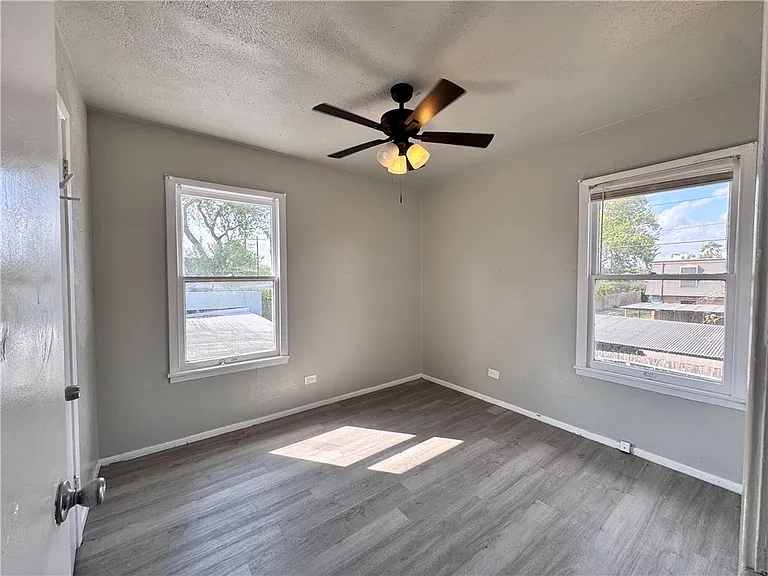 3120 Santa Fe St #12 — Photo 10