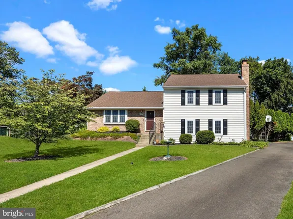 7 Adrian Pl, Newtown, PA 18940