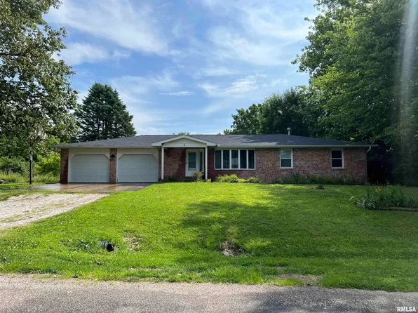 5 Raleigh Ave, Mackinaw, IL 61755