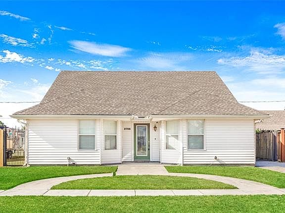 3rd image of 2708 Earl Dr