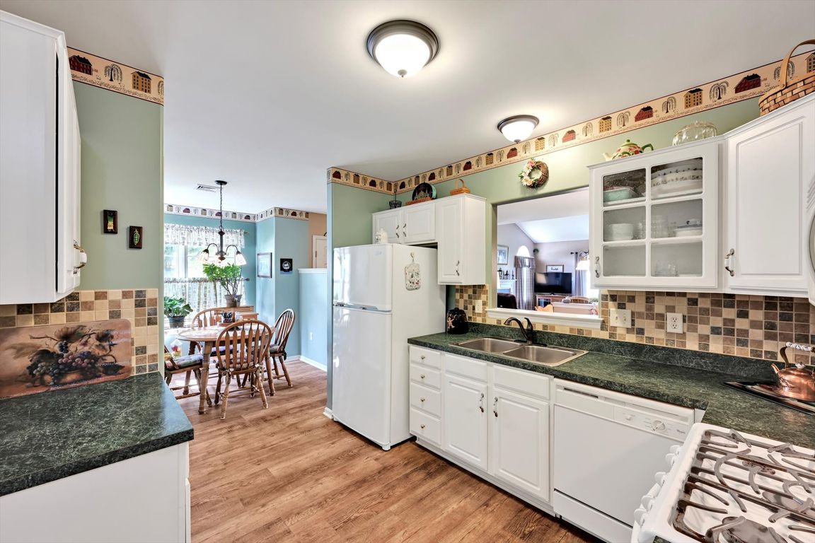 12-Kitchen