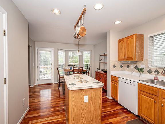 5th image of 3071 Rosebud Ct