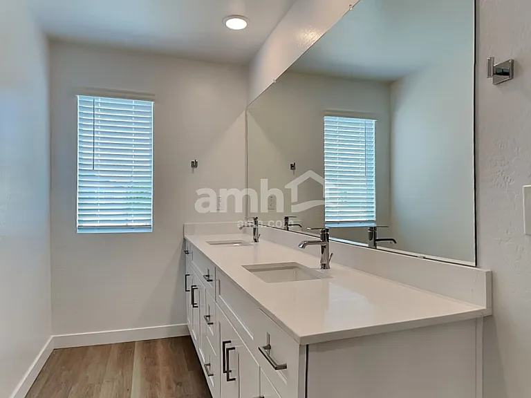 9721 W Tamarisk Ave — Photo 11