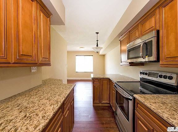 5th image of 16 Alhambra Dr