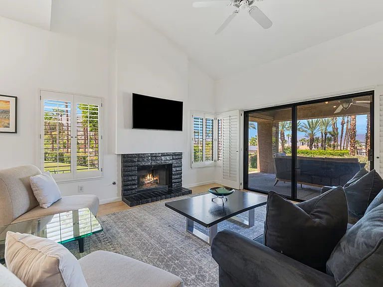 48635 Palo Verde Ct — Photo 2