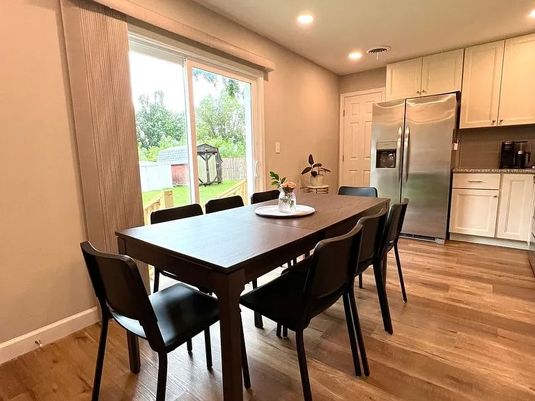 908 Serf Ct — Photo 19