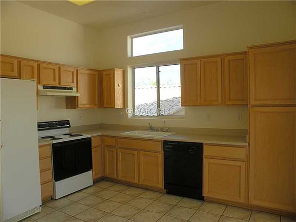 2nd image of 10317 Willamette Pl