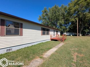 307 E School St, Salem, IA 52649