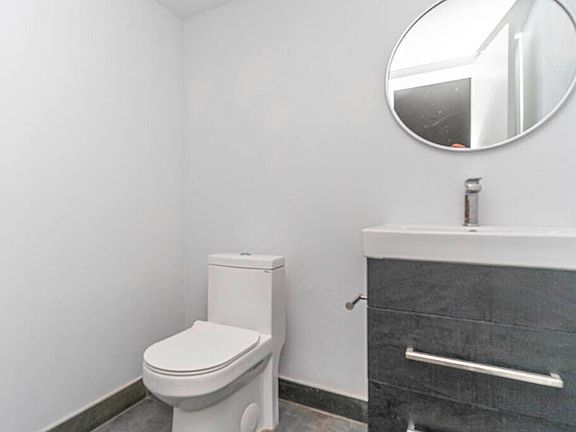 5th image of 791 Sterling Pl #1N