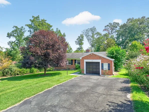 1626 Concord Dr, Charlottesville, VA 22901