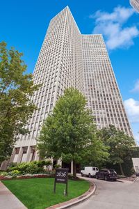 2626 N Lakeview Ave APT 805, Chicago, IL, 60614