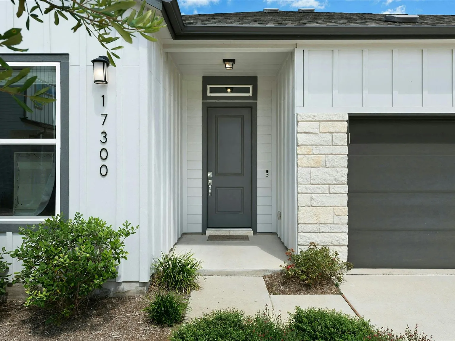 3 bed, 2.0 bath, 1458 sqft, $2,150 — Photo 2