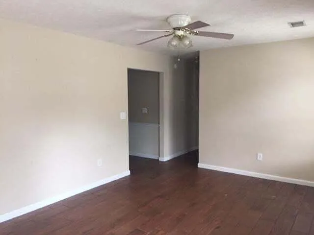 2 bed, 2.0 bath, 900 sqft, $1,100 — Photo 3