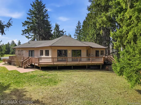 6150 Willow Rd, West Bloomfield, MI 48324