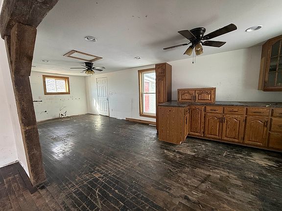 5th image of 405 Grant St