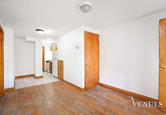 5th image of 1353 E 40th St #1A