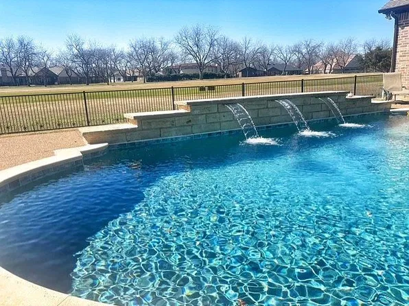 5014 Largo Dr, Granbury, TX 76049