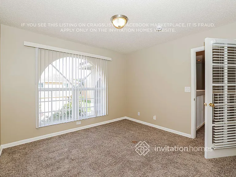 1081 Fairfax Cir W — Photo 10