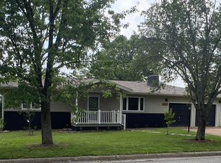 1704 Neihardt Ave, Branson, MO 65616